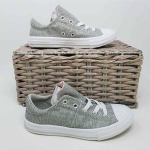 NWOB Converse All Star CT Girls Maddie Sneakers 1